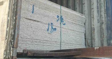 汕头 芝麻白花岗岩石材3.0公分光面毛板装柜出货