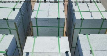 汕头 芝麻白花岗岩5公分地铺石 花岗岩厂家工厂装车日常