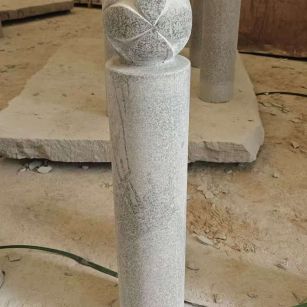 汕头 芝麻白花岗岩石材挡车石柱、停车柱、圆柱挡车柱、方柱挡车柱等