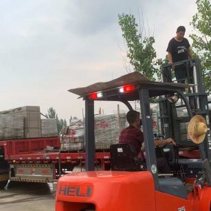 汕头 黄金麻冰裂纹，地铺石装车