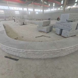 汕头 芝麻白异形坐凳，自然面光面弧形加工