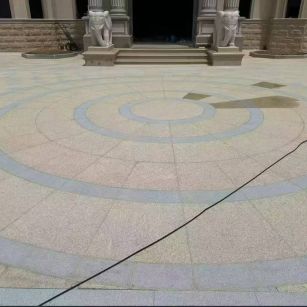 汕头 黄金麻芝麻灰花岗岩石材地铺拼接效果