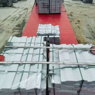 汕头 芝麻白仿形加直形路沿石出货日常