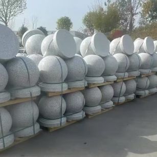 汕头 白麻花岗岩石材圆球，石球，挡车球，隔离球，景观石球，风水球等