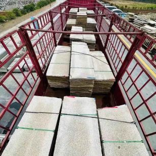 汕头 黄金麻花岗岩荔枝面，光面毛板装车完成