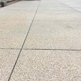 汕头 黄金麻花岗岩石板材荔枝面地面铺装效果