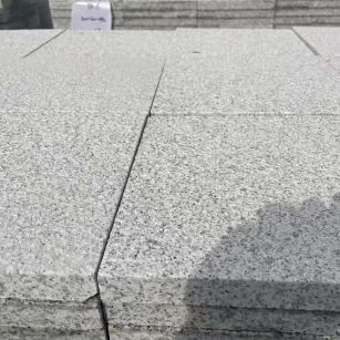 汕头 白麻花岗岩石材推荐 荔枝面地铺石