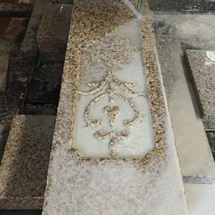 汕头 黄金麻花岗岩异形加工雕刻栏杆大柱