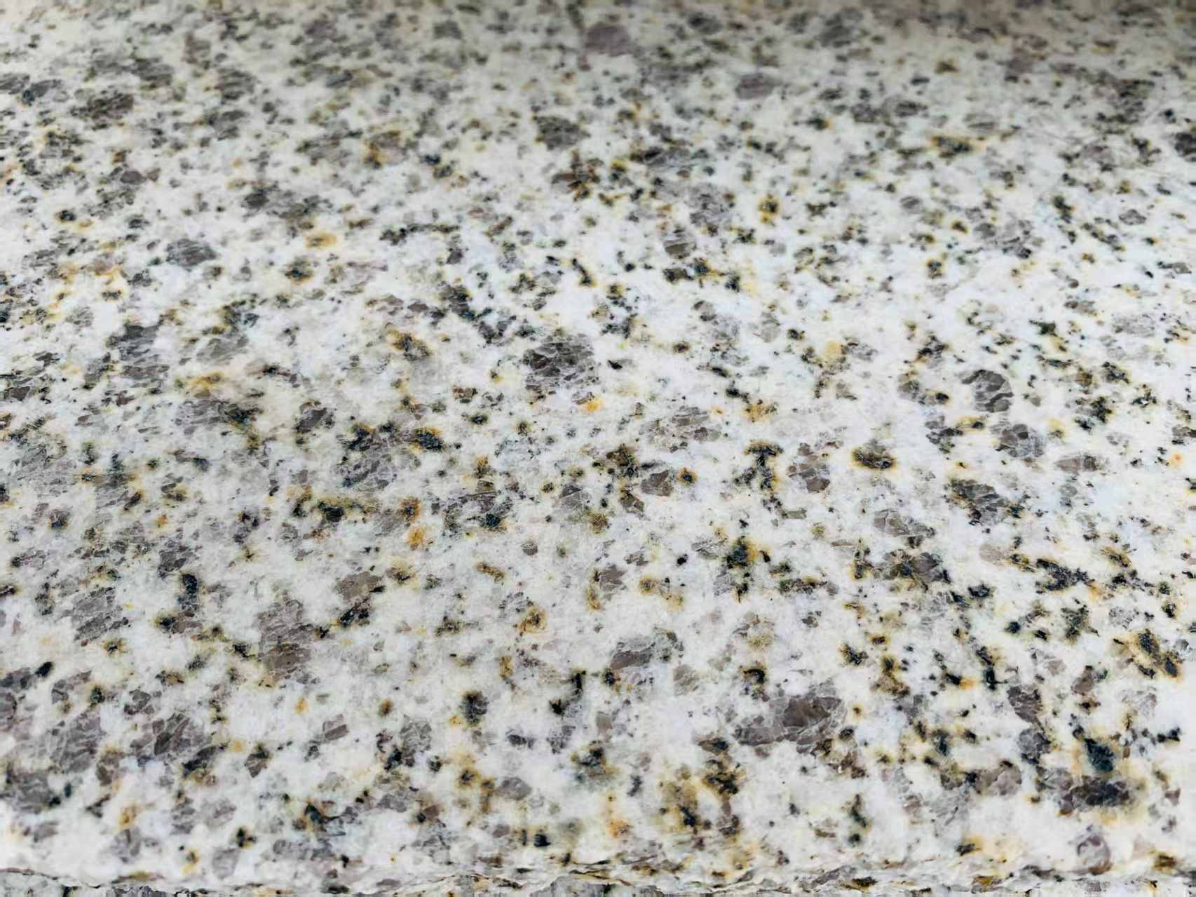 汕头 黄金麻花岗岩石材浅黄光面