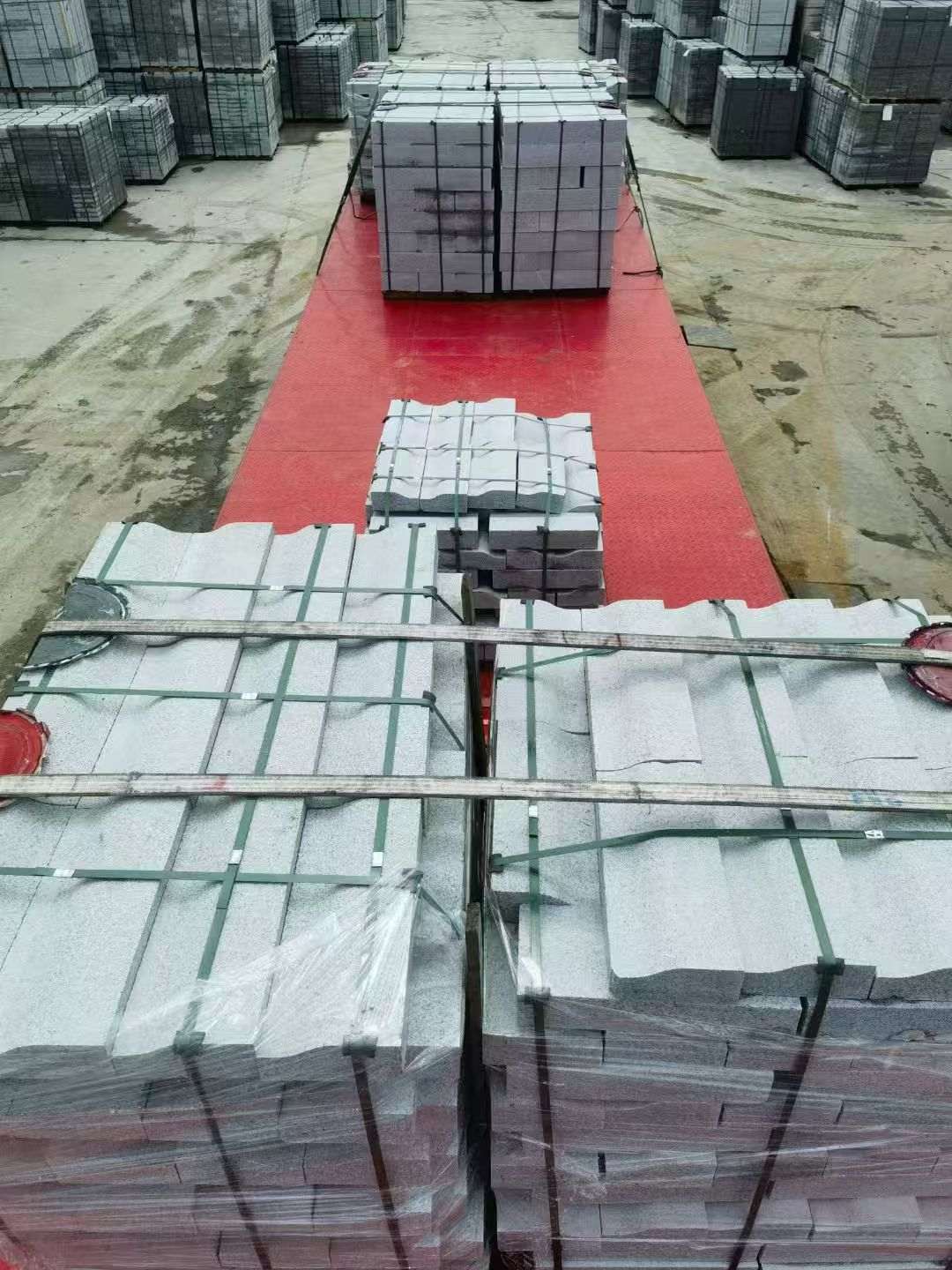 汕头 芝麻白仿形加直形路沿石出货日常