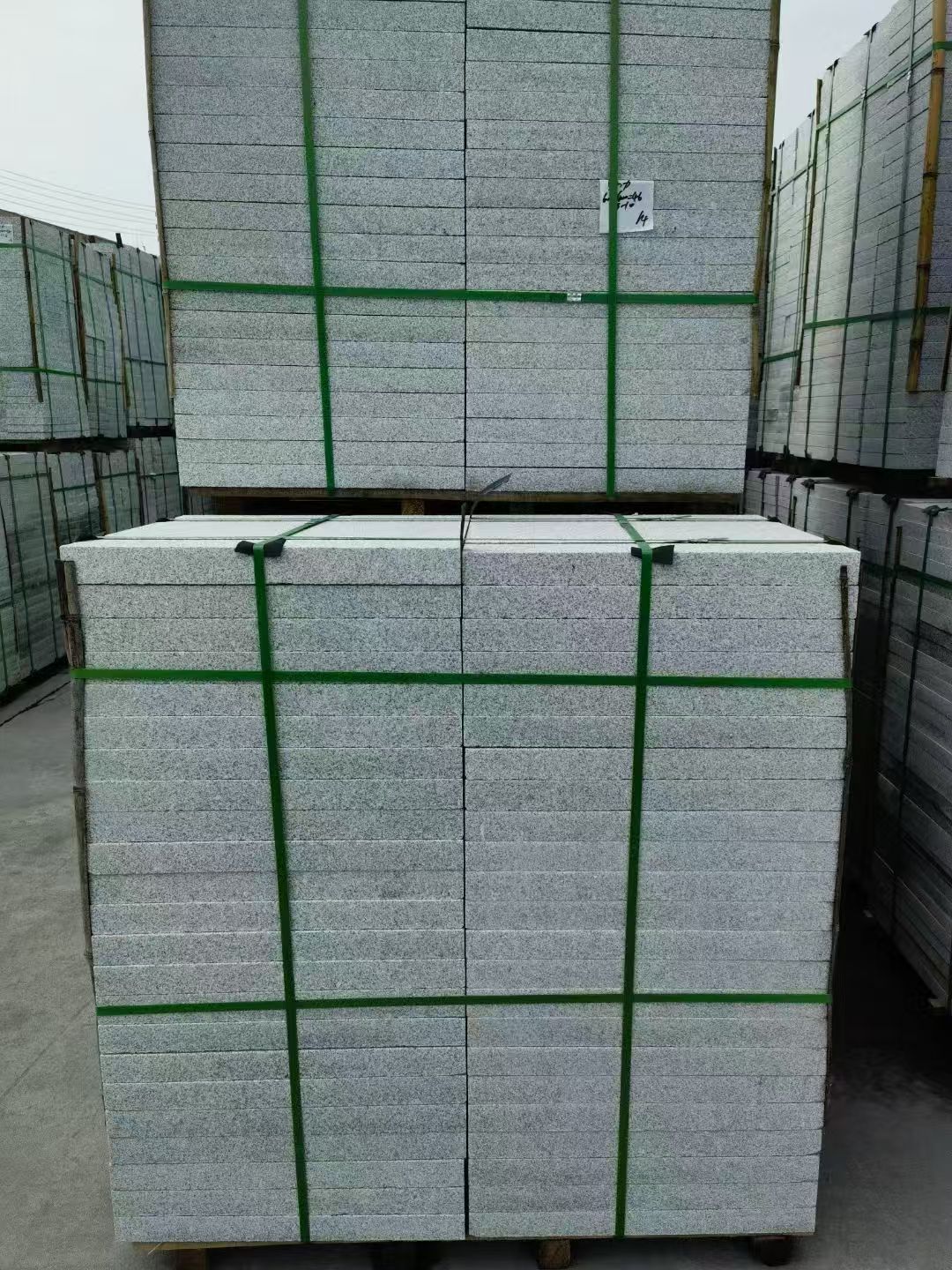 汕头 芝麻白火烧，园林广场市政工程地铺石，1.8~5.0厚均有现货