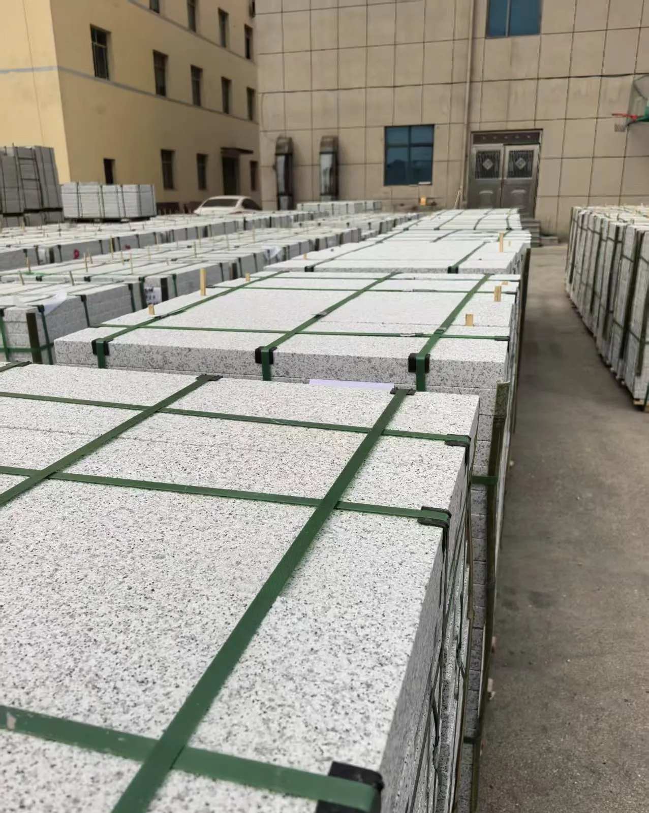 汕头 白麻花岗岩5.0公分荔枝面地铺石