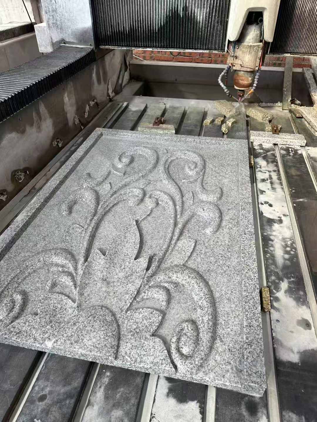 汕头 白麻别墅干挂雕花板