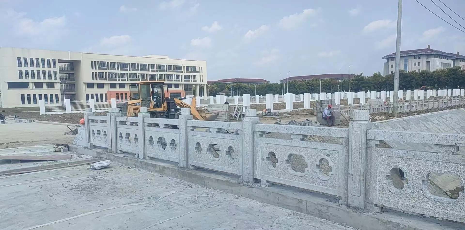 汕头 白麻花岗岩荔枝面河道栏杆