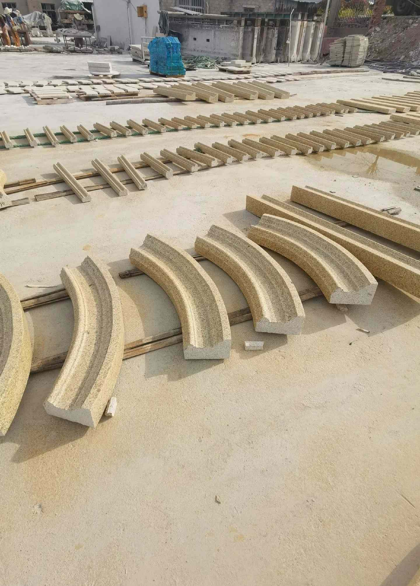 汕头 黄金麻花岗岩别墅线条