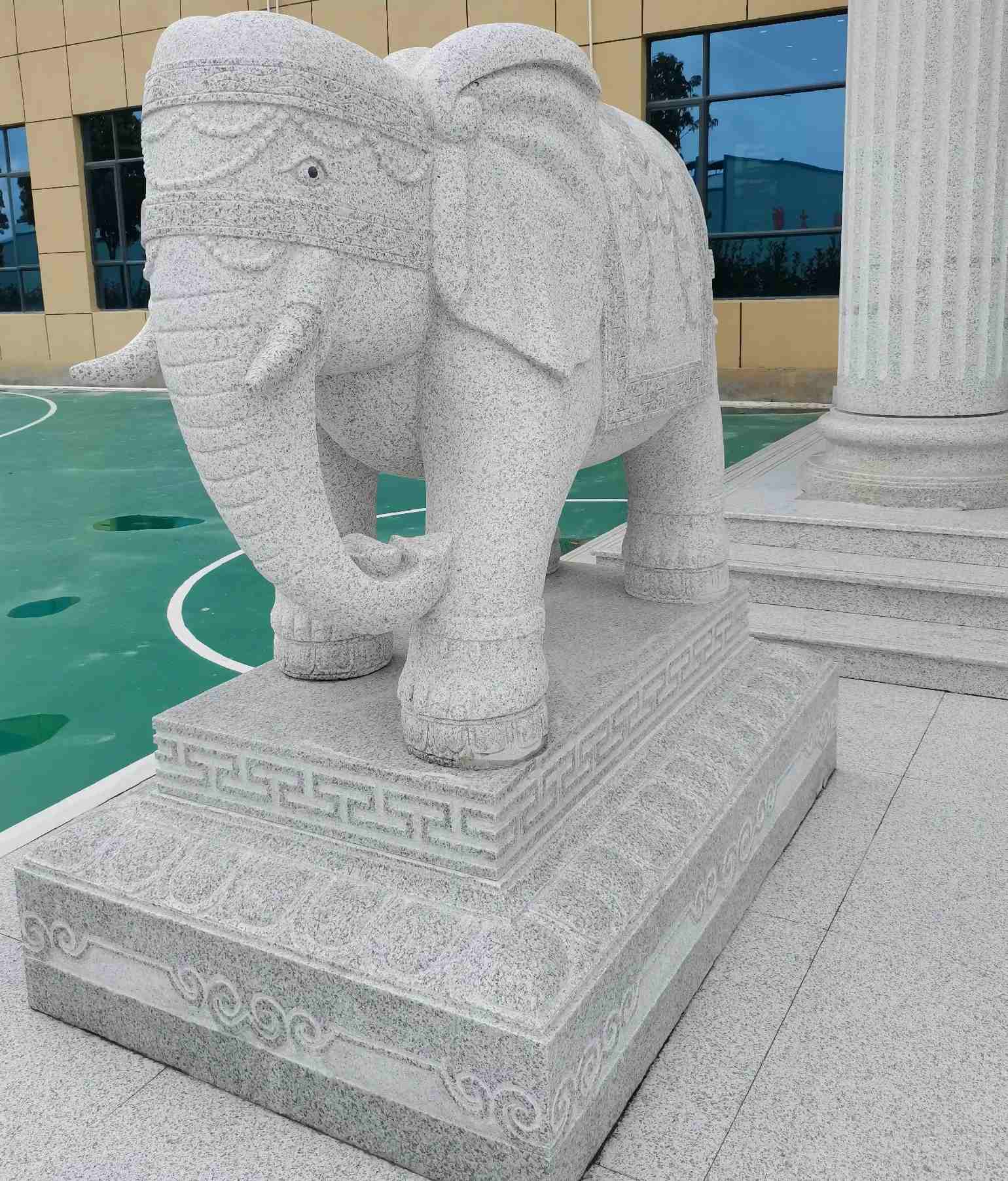 汕头 白麻花岗岩动物异形石雕-大象