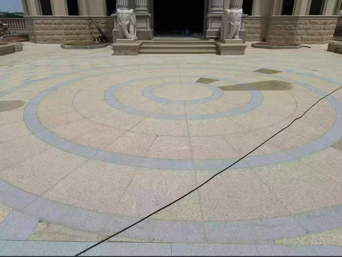 汕头 黄金麻芝麻灰花岗岩石材地铺拼接效果