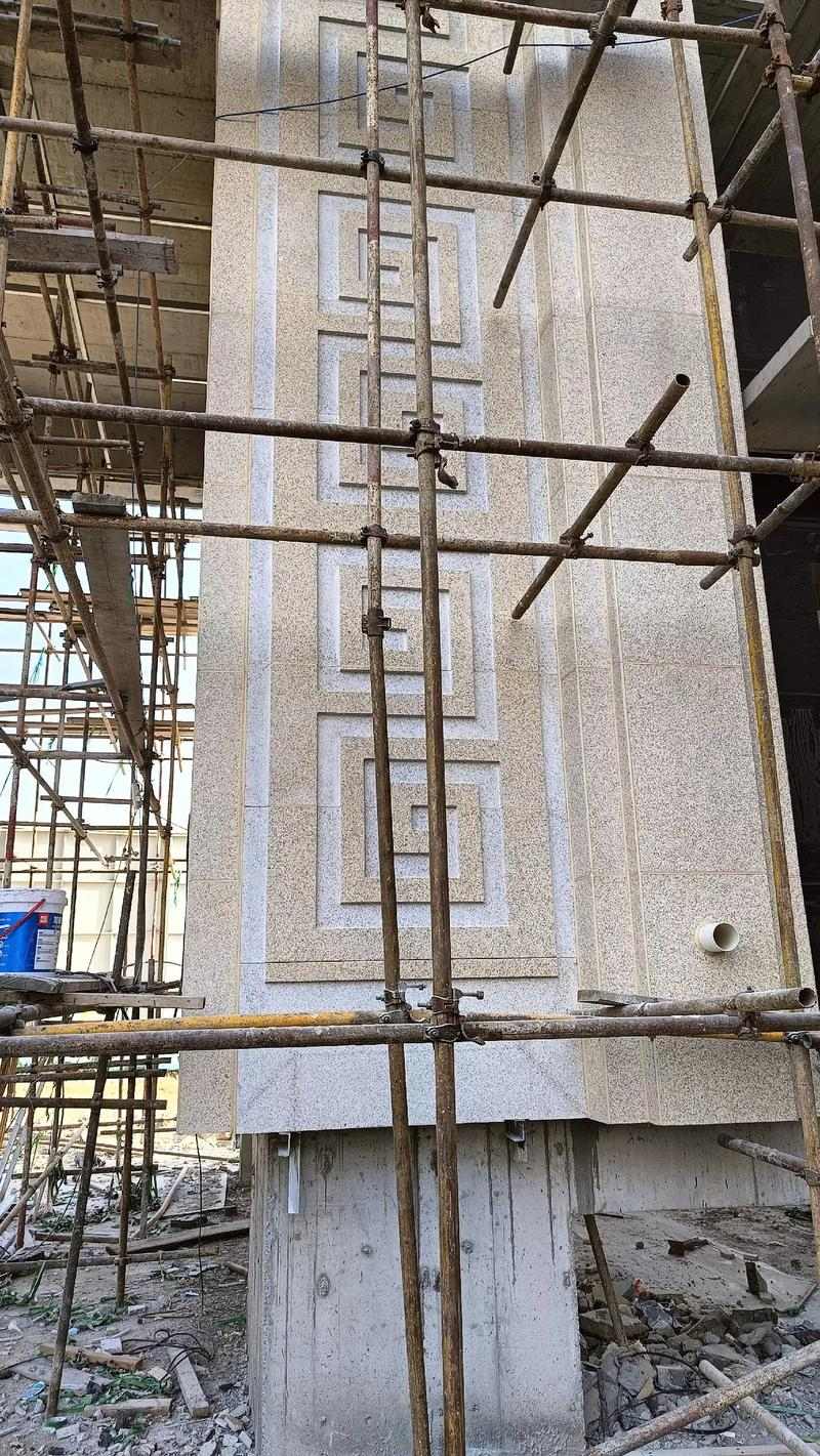 汕头 黄金麻花岗岩别墅外墙干挂回纹造型效果