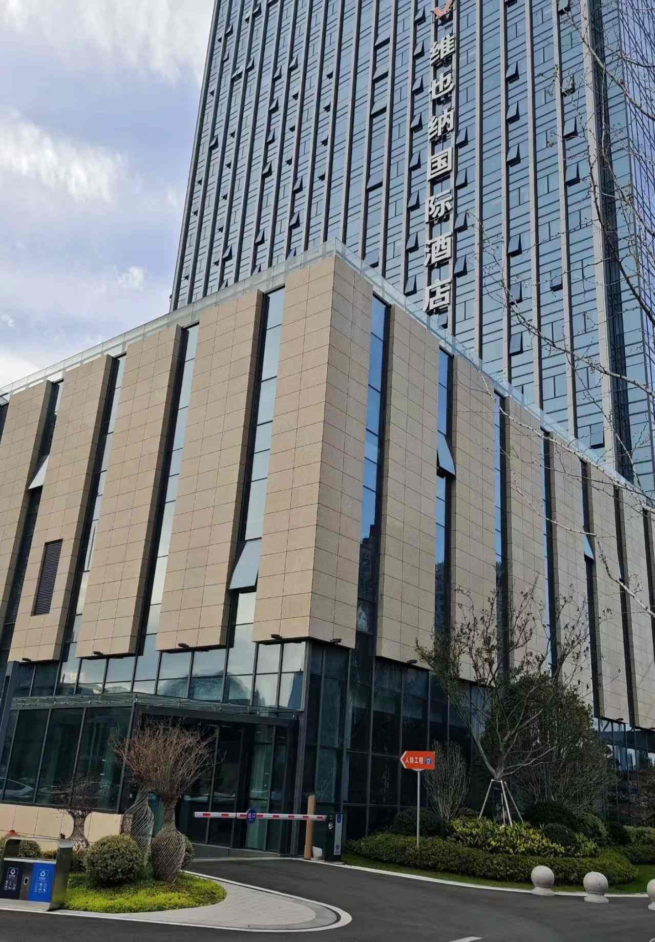 汕头 黄金麻花岗岩外墙干挂