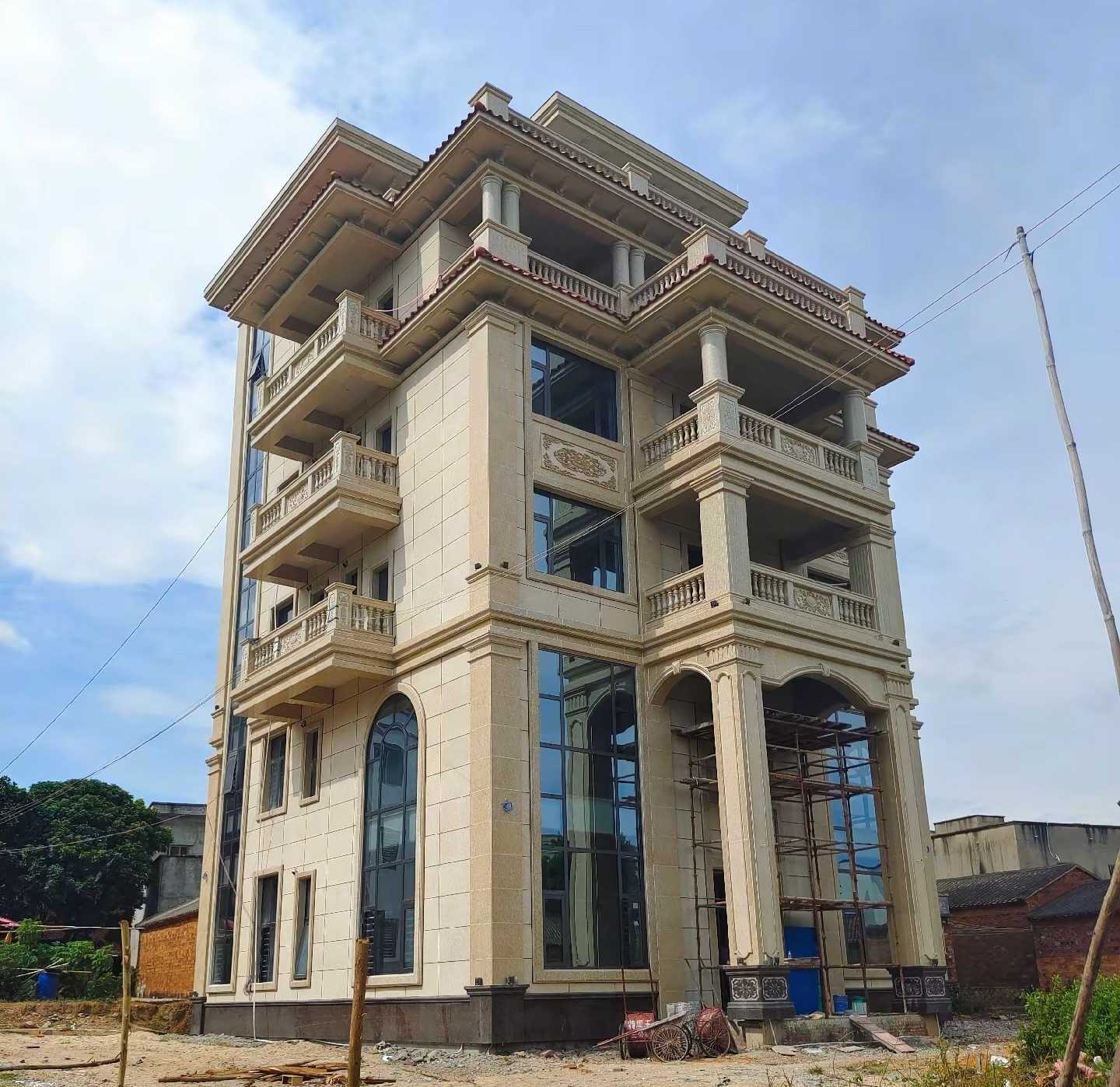 汕头 黄金麻花岗岩石材别墅外墙干挂搭配（雕花栏杆花瓶柱门楼罗马柱）