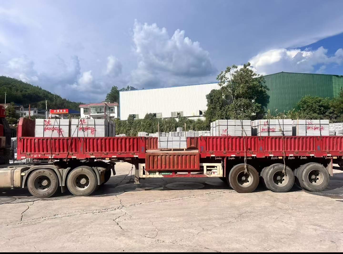 汕头 芝麻灰花岗岩地铺石出货日常