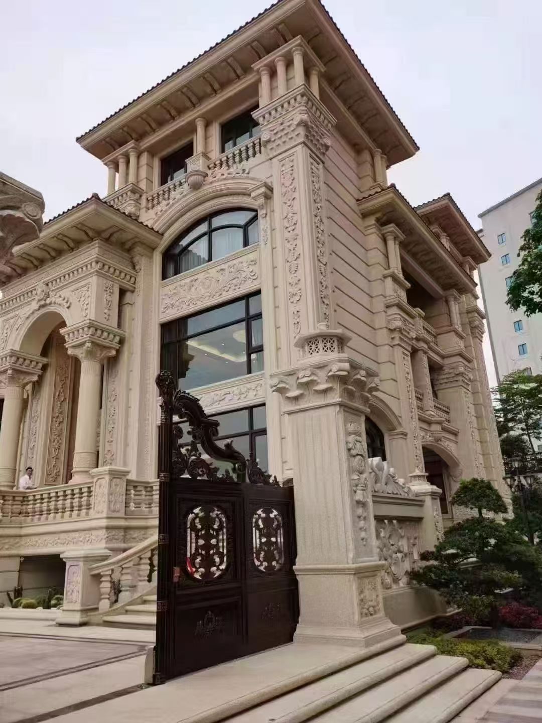 汕头 黄金麻花岗岩别墅外墙干挂效果展示