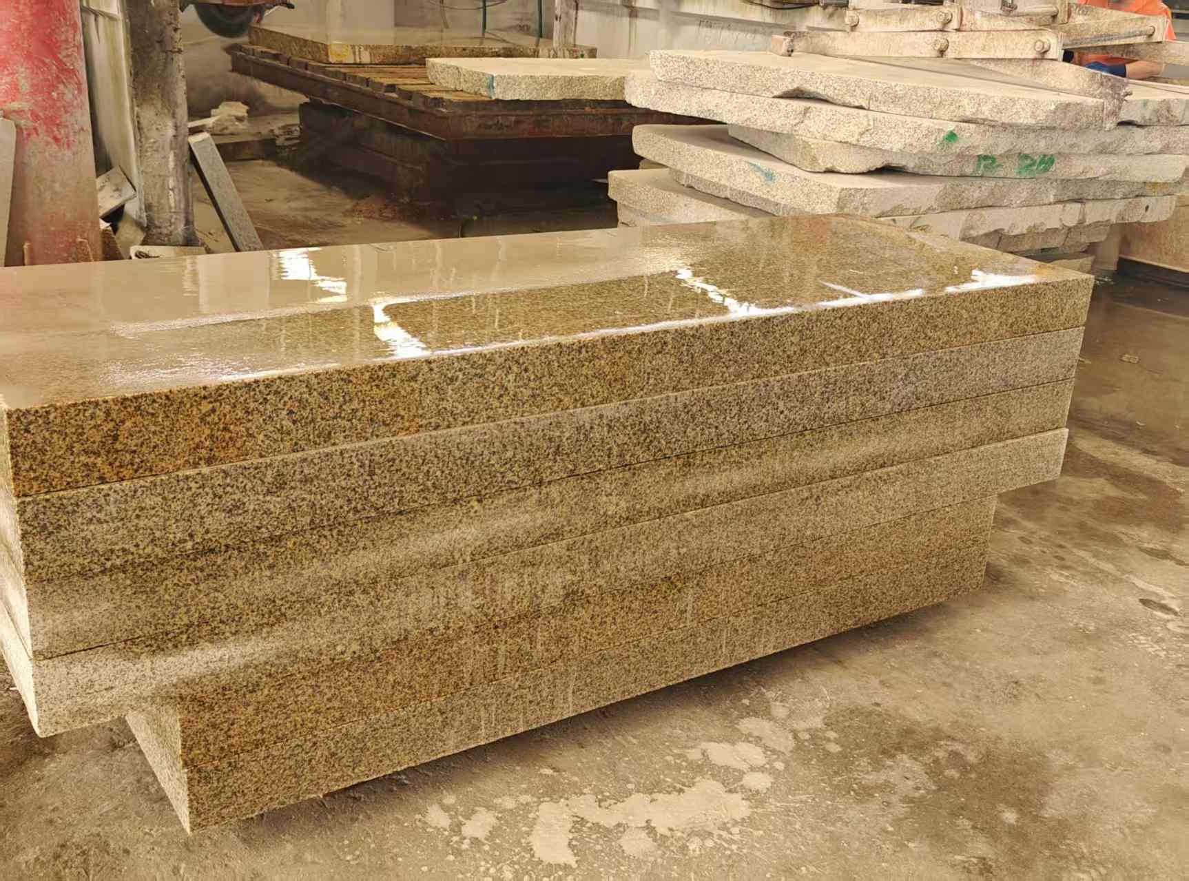 汕头 黄金麻栏杆料半成品加工中